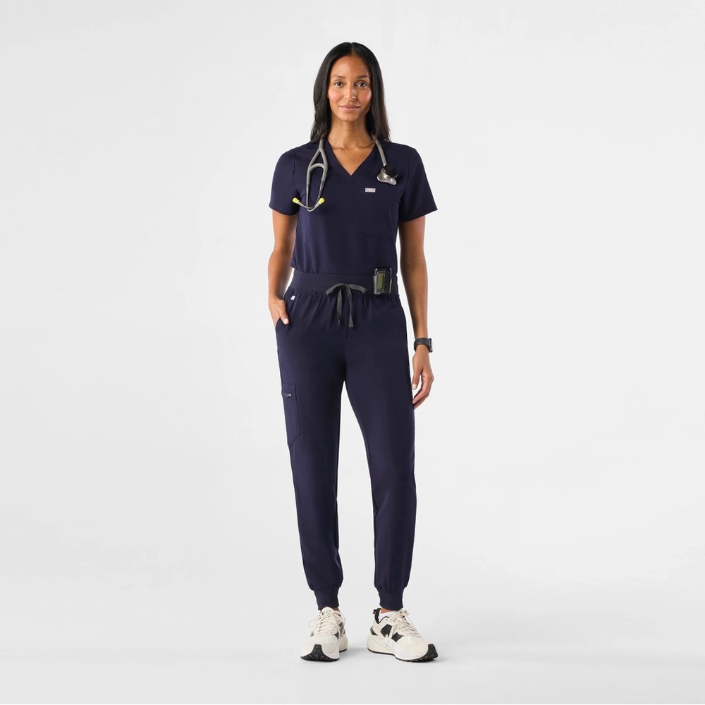 FIGS Navy Jogger Scrub Set